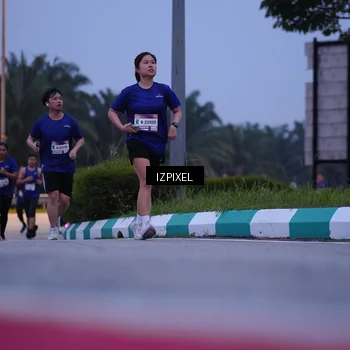 Runner Photo 7466905