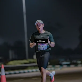 Runner Photo 7467048