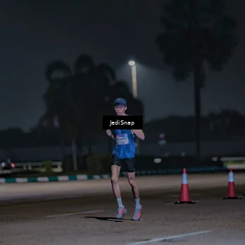 Runner Photo 7467087