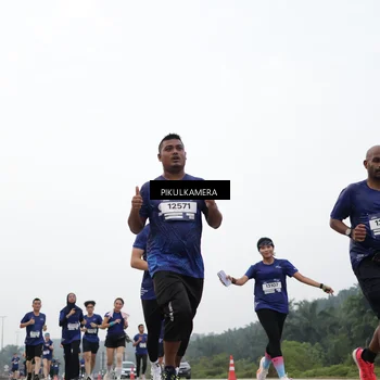 Runner Photo 7467159