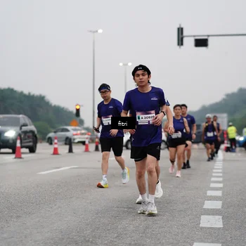 Runner Photo 7468062