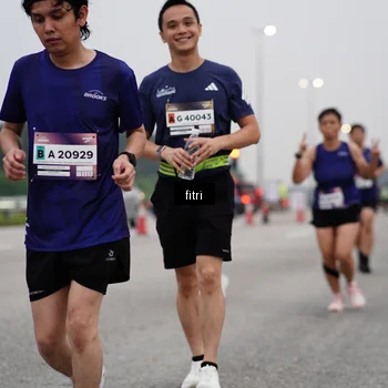 Runner Photo 7468096
