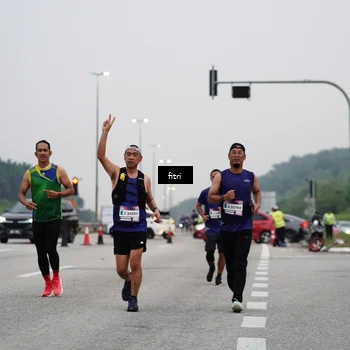 Runner Photo 7468171