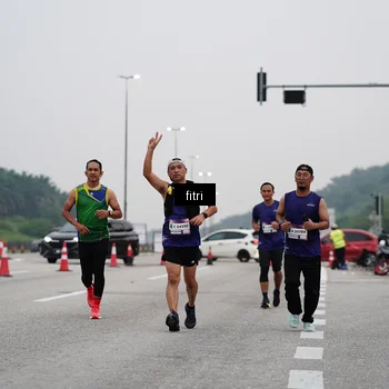 Runner Photo 7468173