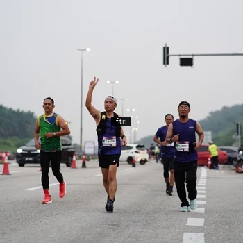 Runner Photo 7468182
