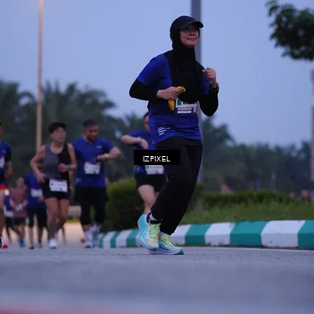 Runner Photo 7468411