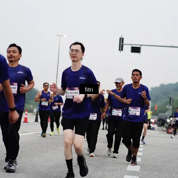 Runner Photo 7468444