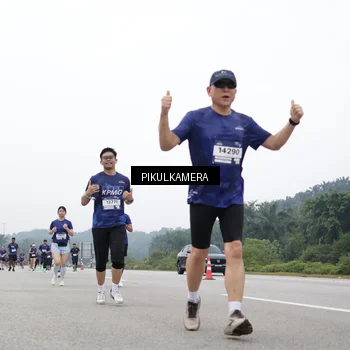 Runner Photo 7468998