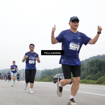 Runner Photo 7469027