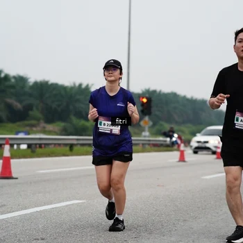 Runner Photo 7469038