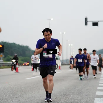 Runner Photo 7469058