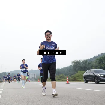 Runner Photo 7469076