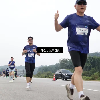 Runner Photo 7469117