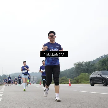 Runner Photo 7469171