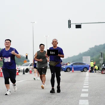 Runner Photo 7469196
