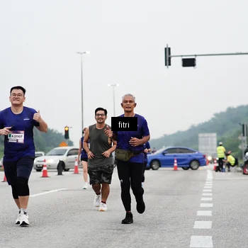 Runner Photo 7469199