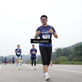 Runner Photo 7469309