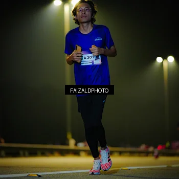 Runner Photo 7469359