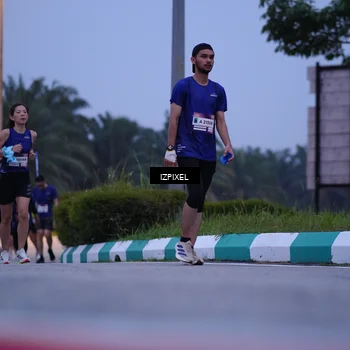 Runner Photo 7469448