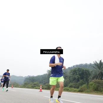 Runner Photo 7469878