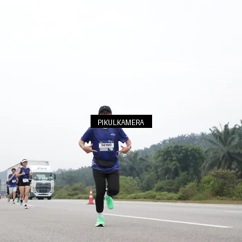 Runner Photo 7469975