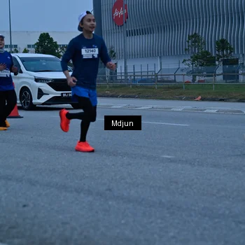 Runner Photo 7470083