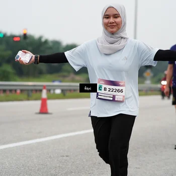 Runner Photo 7470104
