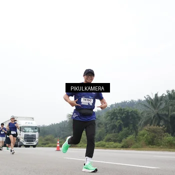 Runner Photo 7470116