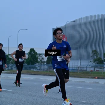 Runner Photo 7470235