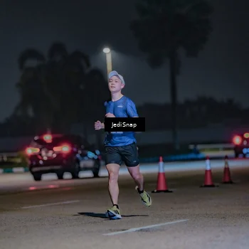 Runner Photo 7471070