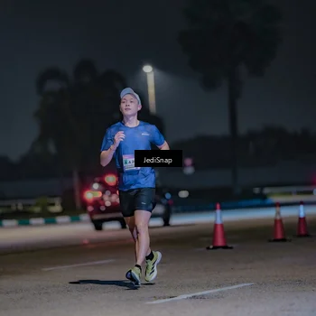 Runner Photo 7471074