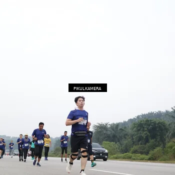 Runner Photo 7471089
