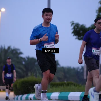 Runner Photo 7471173