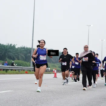 Runner Photo 7471174