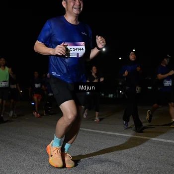 Runner Photo 7471203