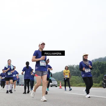Runner Photo 7471695