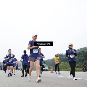 Runner Photo 7471699