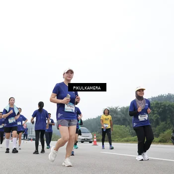 Runner Photo 7471731