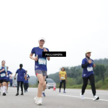 Runner Photo 7471761