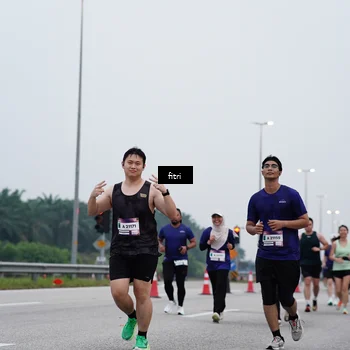 Runner Photo 7472000