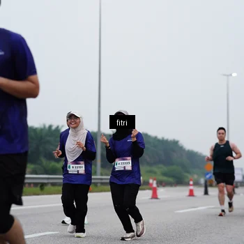 Runner Photo 7472063