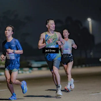 Runner Photo 7472396