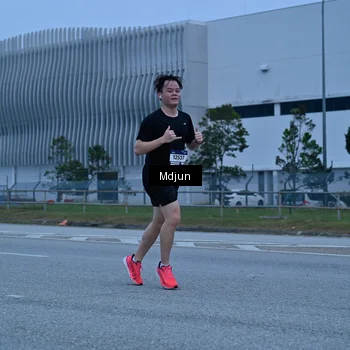 Runner Photo 7472774