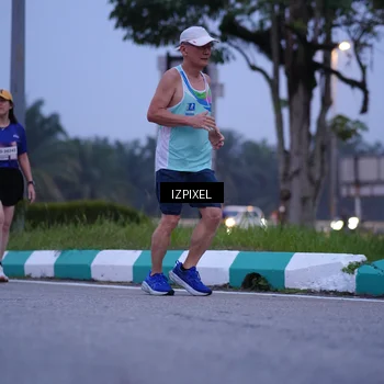Runner Photo 7472789