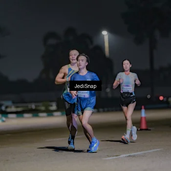Runner Photo 7472811