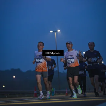 Runner Photo 7473000