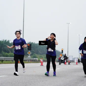 Runner Photo 7473063