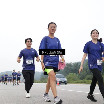 Runner Photo 7473078