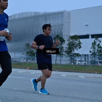 Runner Photo 7473095