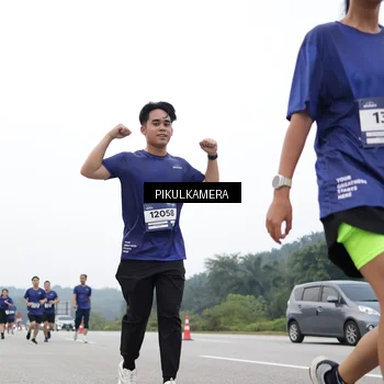 Runner Photo 7473205